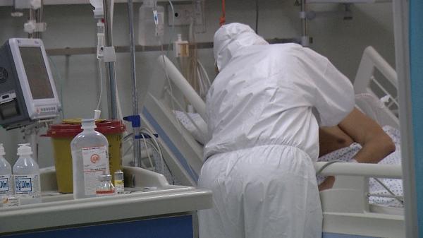 Cod roşu în spitalele Covid. Paturile libere la terapie intensivă, o misiune aproape imposibilă
