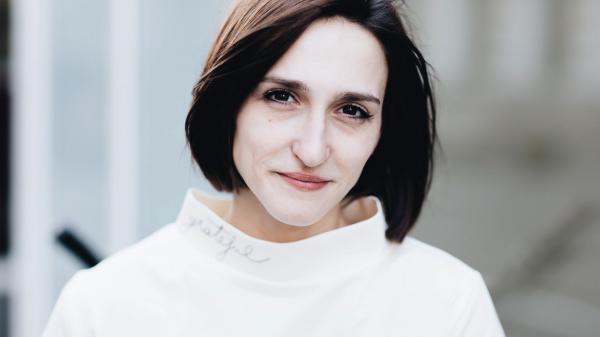 Anchetă a ministrului de Interne, după ce o consilieră locală a însoţit un echipaj de jandarmi la o descindere în Timişoara