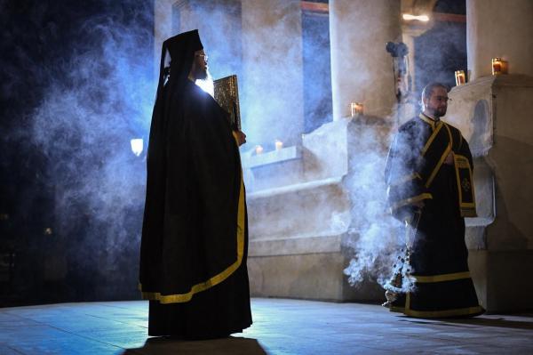 Surse: Credincioșii vor putea merge la biserică de Paște, în noaptea de Înviere. Care sunt condițiile