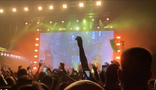 Repetiții pentru a reveni la viața normală. La Barcelona a fost organizat un concert cu 5.000 de oameni în public