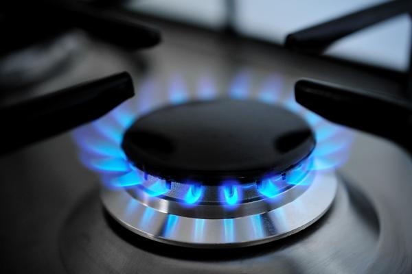 Românii care nu au renegociat contractul la gaze naturale mai au 3 luni la dispoziție. După 1 iulie tarifele se stabilesc automat