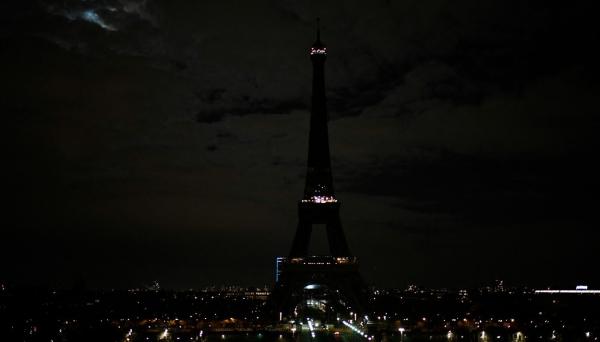 Ora Pământului 2021: Lumina a fost stinsă simbolic, aseară, pentru a atrage atenția asupra încălzirii globale