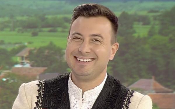 La poveşti cu Valentin Sanfira. Artistul de muzică populară pregăteşte lansarea unui nou album
