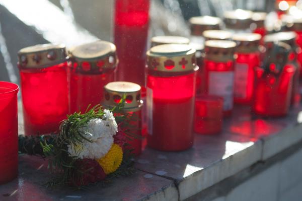 Biserica Ortodoxă cere schimbarea regulilor la înmormântările pacienților decedați de COVID