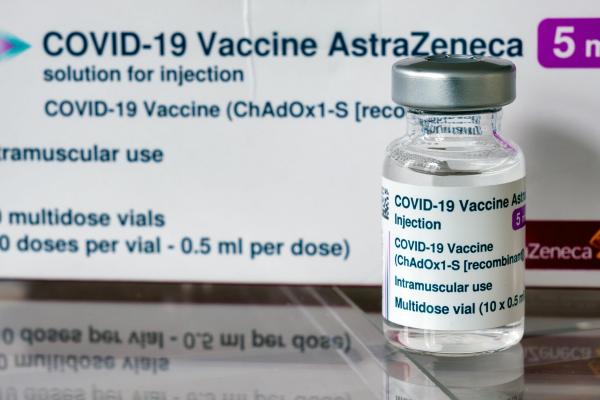 România nu renunță la vaccinul AstraZeneca. 222 de cazuri de coagulare a sângelui la 34 de milioane de doze administrate, la nivel european