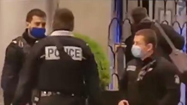 Un hotel de lux din Paris a fost jefuit în doar câteva minute. Au fost furate bijuterii în valoare de cel puţin 100.000 de euro