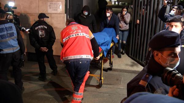 Zeci de pacienţi, unii abia operați, evacuaţi de la Spitalul Foişor după ce unitatea a devenit spital suport Covid