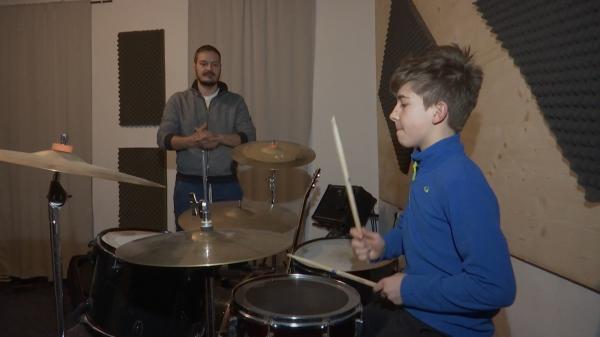 Mai mulţi tineri din Timişoara vin în spirjinul artiştilor loviţi de pandemie: Energie şi tehnologie pentru artă şi cultură