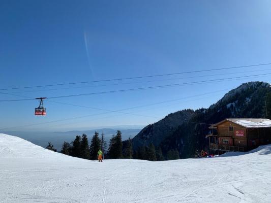 Sezonul de schi ar putea fi prelungit până în apropierea Paştelui