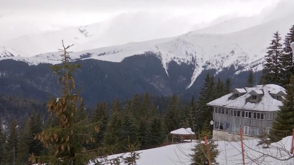 Paşte, dar cu peisaj de Crăciun pentru cei care aleg zonele montane. La Rânca, primăvara nici măcar nu dă semne să vină