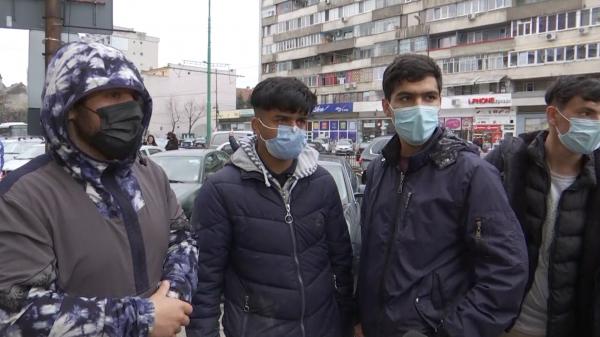 Timişorenii sunt copleșiti de problema migranților care și-au găsit adăpost în clădirile abandonate din oraș. Patron: ”Mi-am închis afacerea din cauza lor”