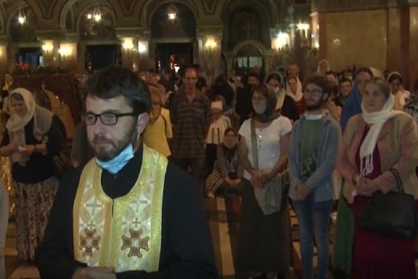 Procesiunile de Florii, doar cu participarea credincioşilor din parohii