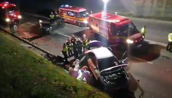 Fată de 17 ani moartă într-un accident înfiorător produs la intrare în Ovidiu. Şoferul a încercat să întoarcă pe linia continuă