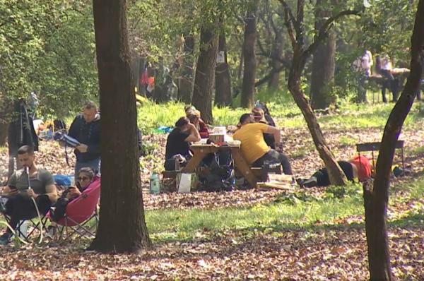 Românii au petrecut Floriile ca înainte de pandemie. ”Suntem fericiţi că totul este deschis în aer liber”