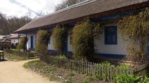 Ateliere creative la Muzeul Satului din Sibiu. Lipovenii au preparat mâncare şi i-au învăţat pe copii cum să-şi confecţioneze undiţe