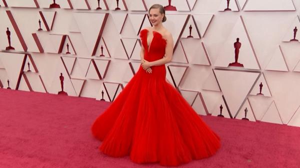 Eleganţă şi culoare, la gala premiilor Oscar. Zendaya, Halle Berry şi Amandei Seyfried au avut printre cele mai apreciate ţinute