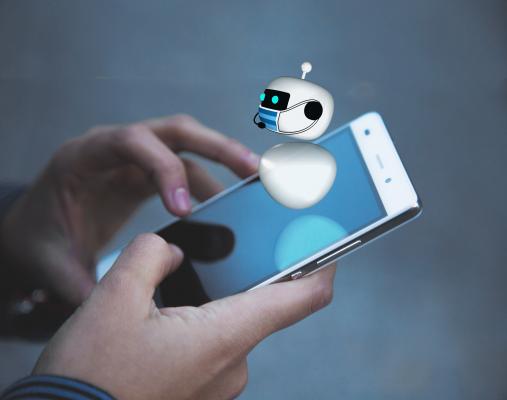 Robotul ''Florina'' ar putea veni în ajutorul DSP Arad pentru anchetele epidemiologice. Din lipsa legislaţiei, greul pică tot pe umerii angajaţilor