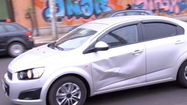 RCA mai scump pentru şoferii tineri cu maşini puternice. Conducătorii auto prudenţi pot avea o reducere şi de 50%