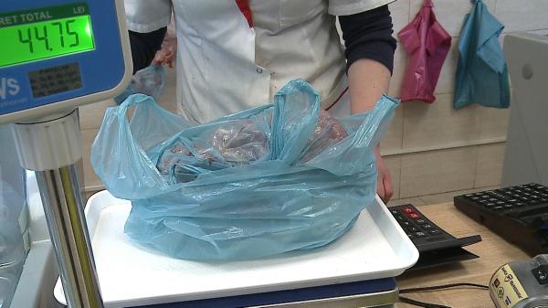 Mielul de Paşte, mai scump cu 15 lei faţă de anul trecut: "Puţină lume îşi va permite să-l cumpere de sărbători"