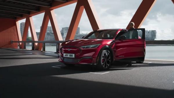 Mii de locuri de muncă ar putea fi create la Craiova, odată cu producţia noului Ford full electric