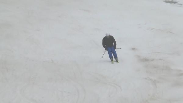 Vacanţă de 1 Mai şi Paşte, la munte. Amatorii de sporturi de iarnă se pot bucura de schiat chiar şi în această perioadă