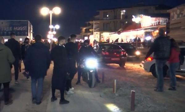 Vama Veche, distracţie maximă, dar cu restricţii: Cheful spart la ora 22.00, reluat la răsărit