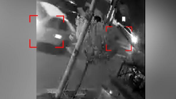 Imaginile cu femeia lovită pe trecere de un taximetrist, în noaptea de Înviere. Poliţiştii încă îl caută pe şoferul fugar