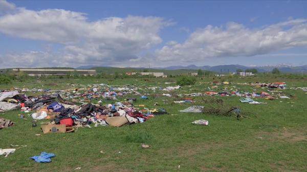 Hainele vechi și nefolosite, adunate și date celor nevoiași, la Târgu Jiu