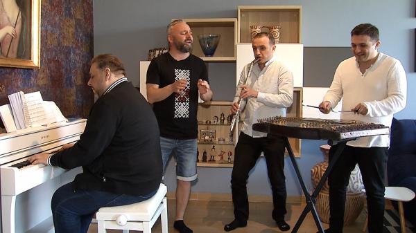 Ovi colaborează cu fraţii Cazanoi pentru un nou proiect muzical: POPFOLKLORICA este o îmbinare de genuri muzicale