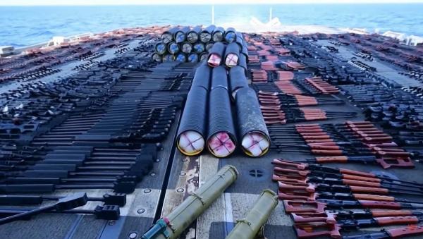 Marina SUA a făcut o captură uriaşă de arme, în Marea Arabiei. Transportul ajungea, cel mai probabil, în Yemen