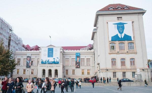 Studenţii şi profesorii de la UMF Iaşi nu vor participa la examene fără dovada vaccinării, test PCR sau antigen, ori dovada că au avut Covid