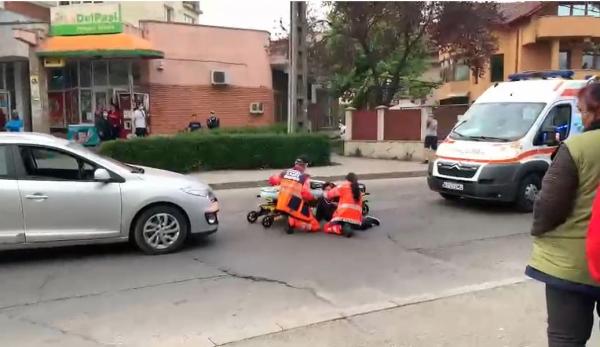 Scandal după un accident pe trecerea de pietoni, la Pitești. ”Ridică-te, doamnă, că n-ai nimic!” Nepotul femeii a fost încătușat
