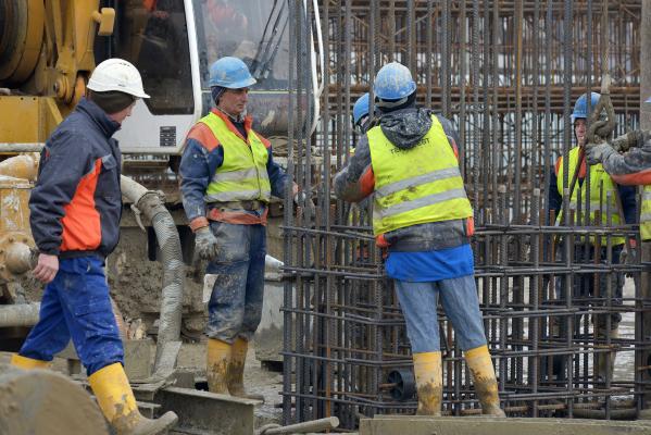 Piaţa muncii din România îşi revine după pandemie: Creşteri semnificative în mai multe domenii de activitate. Cine sunt cei mai căutaţi angajaţi