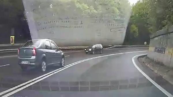 Tragedie evitată în ultimul moment pe DN 1. Un şofer a fost filmat conducând pe contrasens