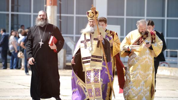 ÎPS Teodosie vrea mitropolie şi atacă prin interpuşi: ''Faptul că îl gelozeşti pe Teodosie sau Tomisul nu e problema lui''