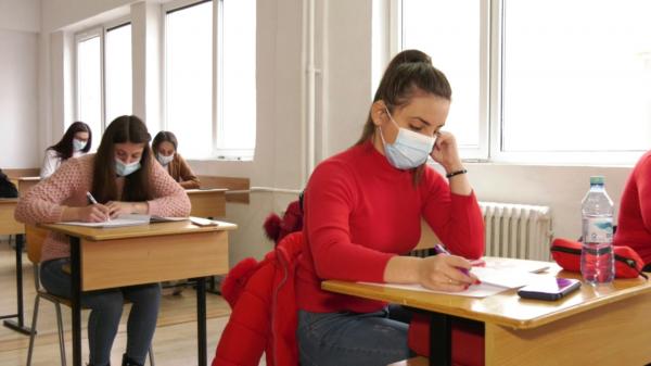 Elevii din toată ţara se pregătesc de susţinerea celor mai importante examene ale tinereţii, Evaluarea Naţională 2021 şi Bacalaureat 2021