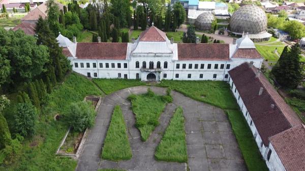 Cel mai mare castel în stil baroc din Transilvania, vândut către statul maghiar