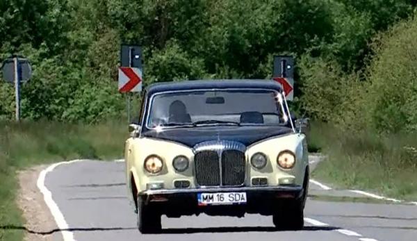 Maşină istorică a Parlamentului britanic, în curtea unui colecţionar din Maramureş