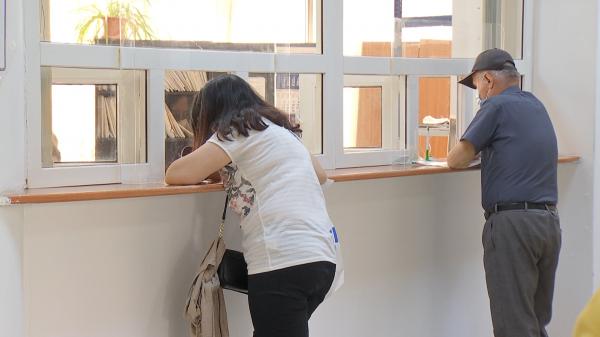 Câţi bani trebuie să scoată din buzunare românii care vor vechime în muncă: "Îmi pare prea scump. Prea mult de plătit. De unde să mai plătim?"