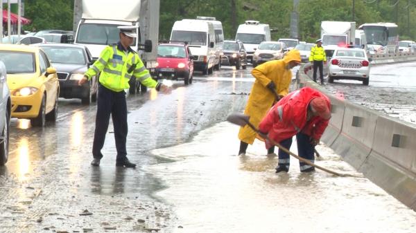 Ploi torențiale şi vijelii în toată ţara, de 1 iunie. Ziua Copilului vine cu temperaturi scăzute și ninsori la munte