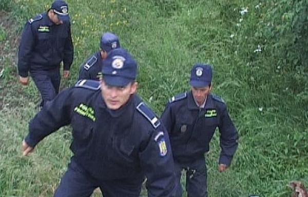 Doi poliţişti de frontieră, dispăruţi în munţii Maramureşului. După o noapte de căutări, agenţii au fost găsiţi 