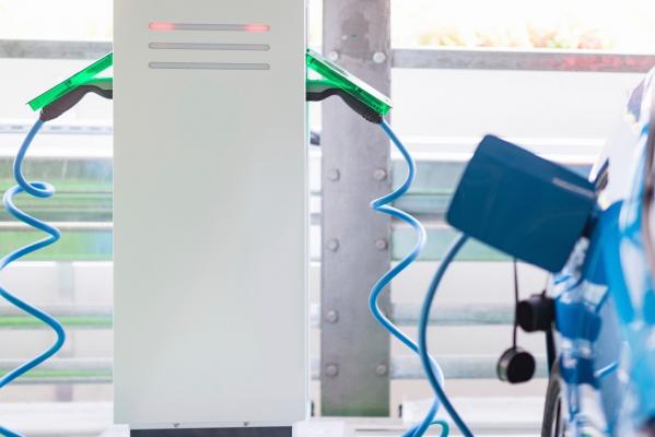 Rabla Plus 2021: Coşmar birocratic pentru cei care vor să-și cumpere ”pe firmă” maşini electrice şi hibride