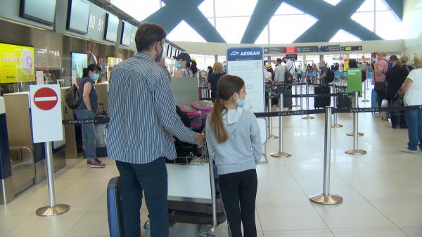 Părinţii, bulversaţi de noile reguli pentru copii în vacanţe. Comisia Europeană recomandă renunţarea la restricţii