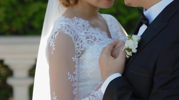 S-au schimbat din nou regulile pentru nunţi. Fără număr de invitaţi la petrecerile în exterior