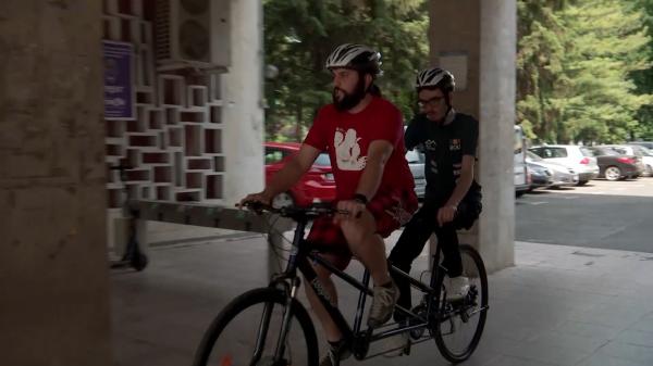 Elevi cu deficienţe de vedere, tur ghidat prin Timișoara