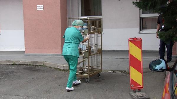 Dezastrul din Sănătate. S-a stricat aparatura la Spitalul Colțea, medicii plimbă bisturiele cu ambulanța la curățat