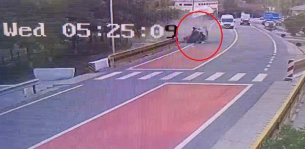 Accidentul mortal din Dolj a fost filmat. Un copilaş de 4 ani a murit pe loc, fraţii lui mai mari şi părinţii au ajuns la spital - VIDEO