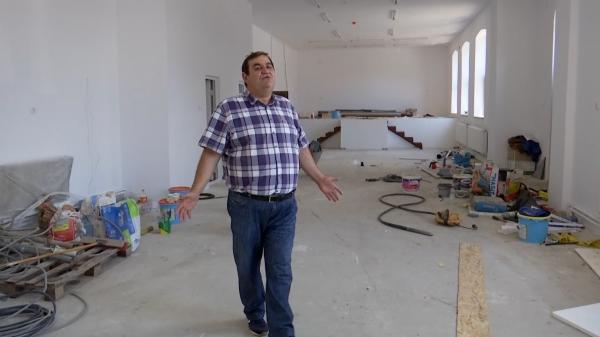 Un primar dintr-o comună cu 1.300 de locuitori a cumpărat 220 de instrumente muzicale, iar apoi și-a dat seama că are o problemă