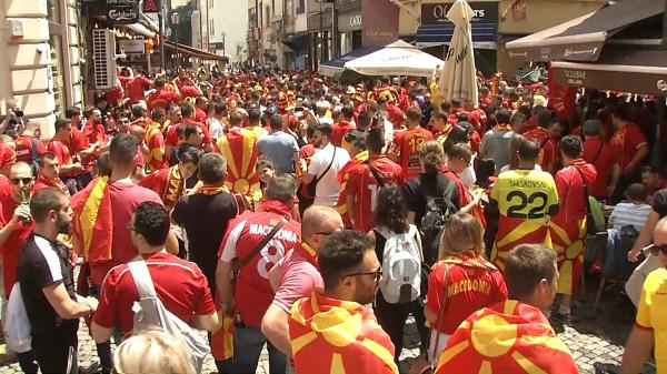 Cum s-au distrat fanii din Ucraina şi Macedonia de Nord în Centrul Vechi din Bucureşti, înainte de meciul de la Euro 2020