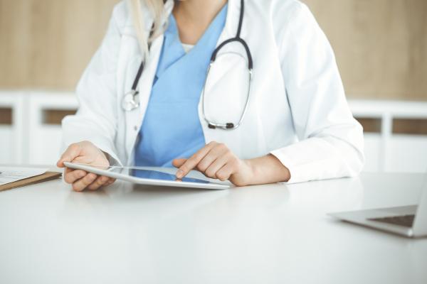 Schimbări în sistemul medical, de la 1 iulie: pacienții care aleg spitalele private vor ști exact cât costă tratamentul